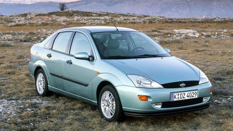 Ford Focus I (1998-2005) фото спереди