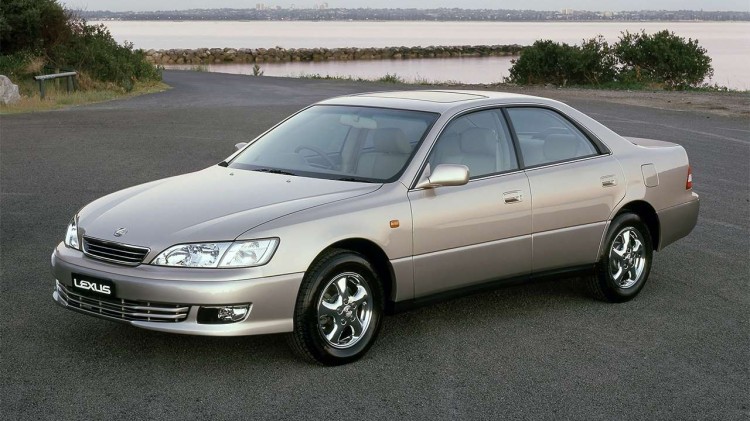 Lexus ES 1997-2000 фото спереди