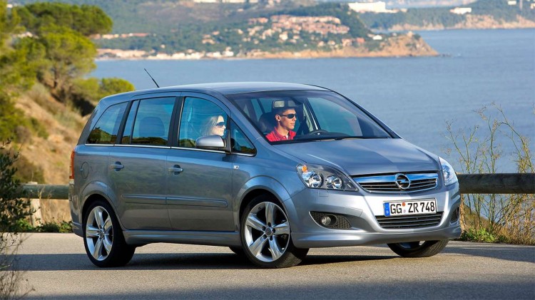 Opel Zafira B фото спереди