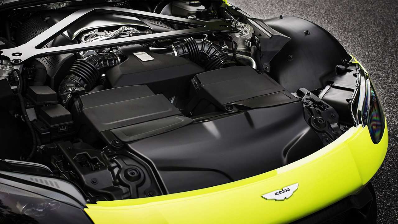 Фото двигателя Aston Martin Vantage 2022-2023