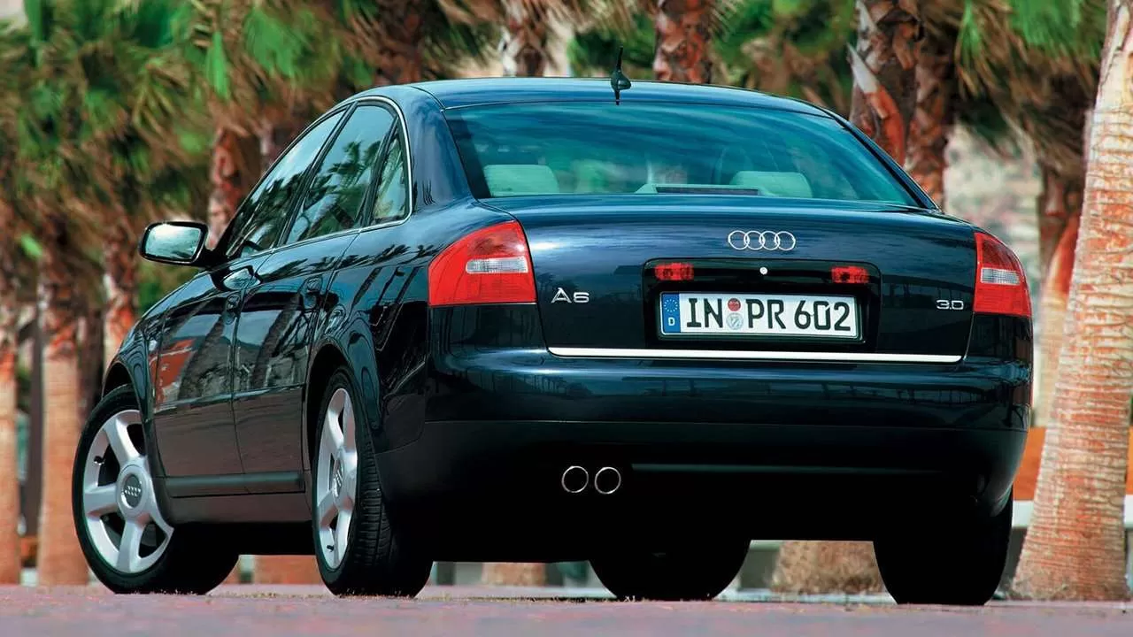 Audi A6 C5 фото сзади