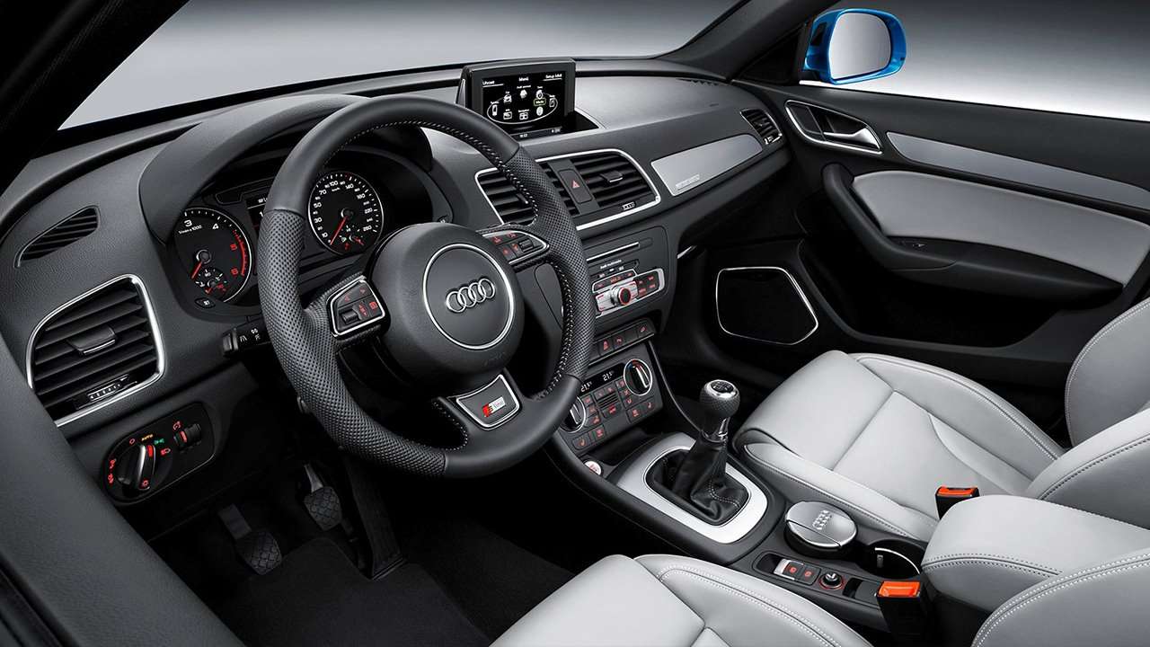 Салон Audi Q3 (2011-2018)