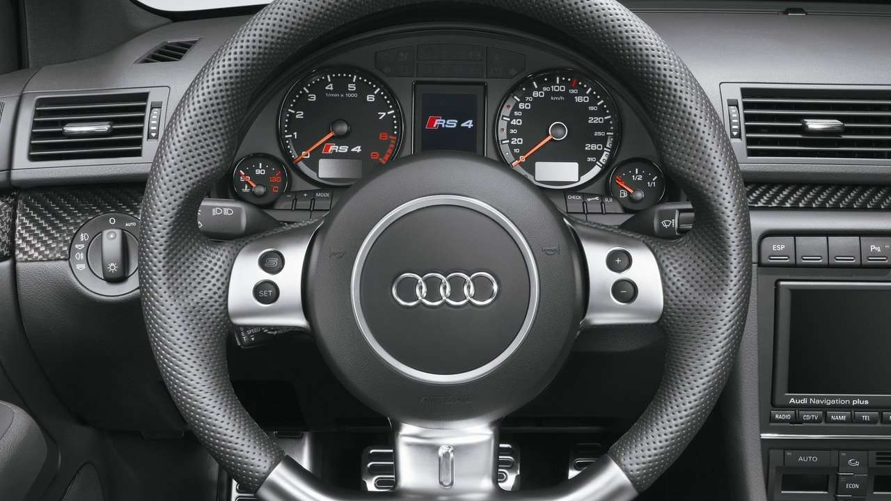 Audi RS4 B7 руль