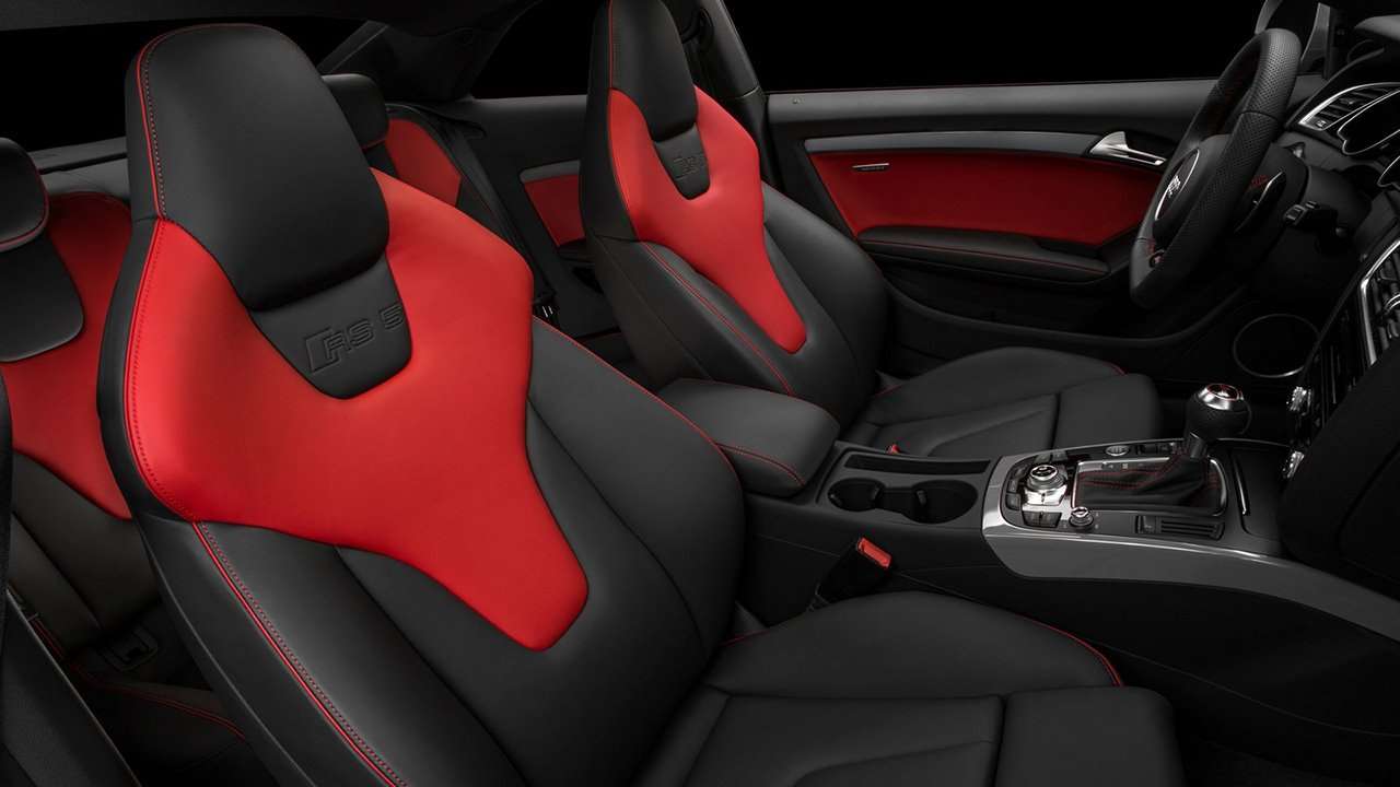 Audi RS5 2010-2016 кресла