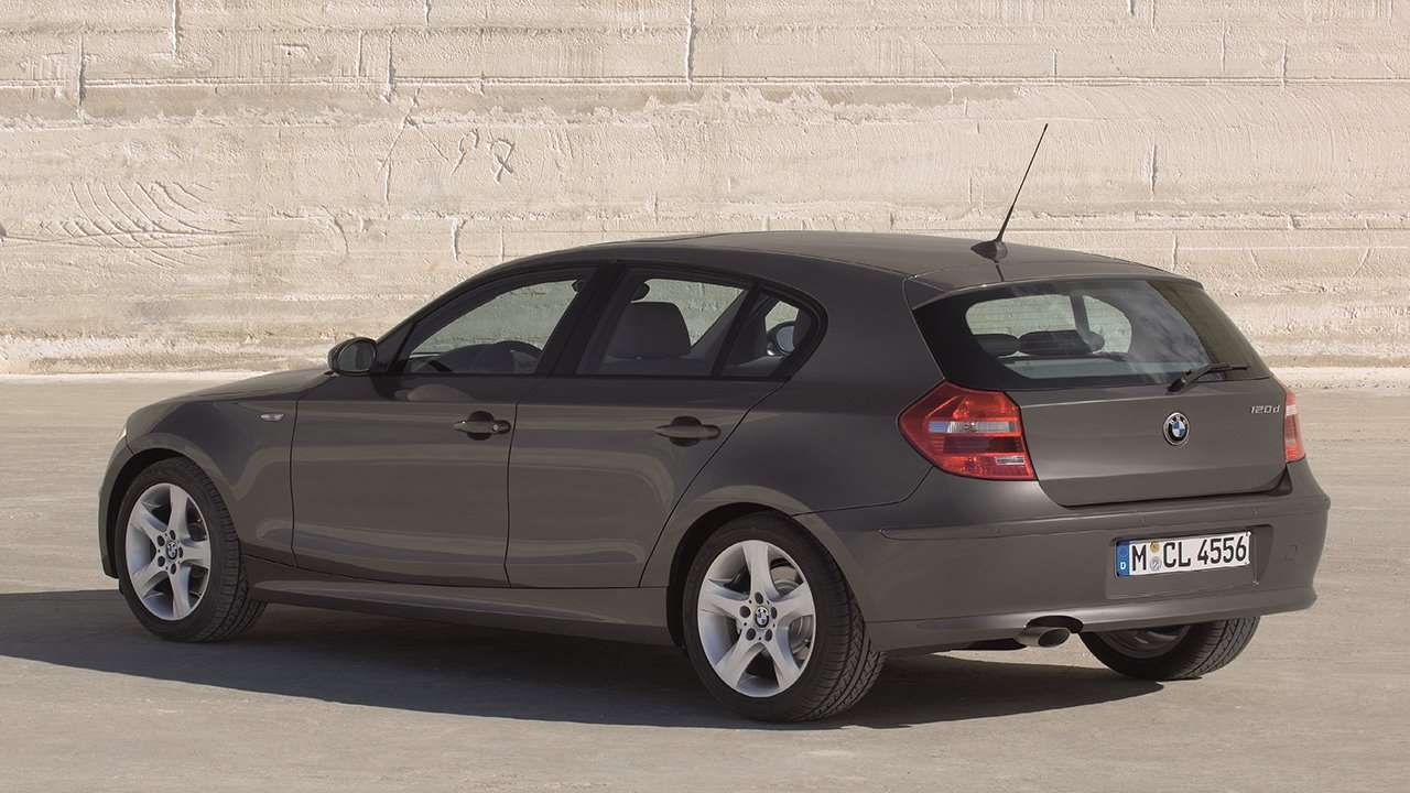 BMW 1-Series e87 фото сзади