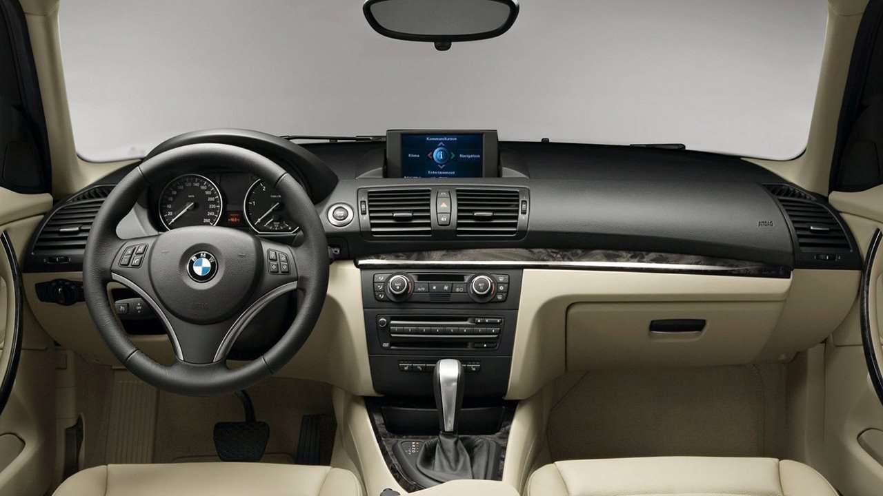 BMW 1-Series e87 салон