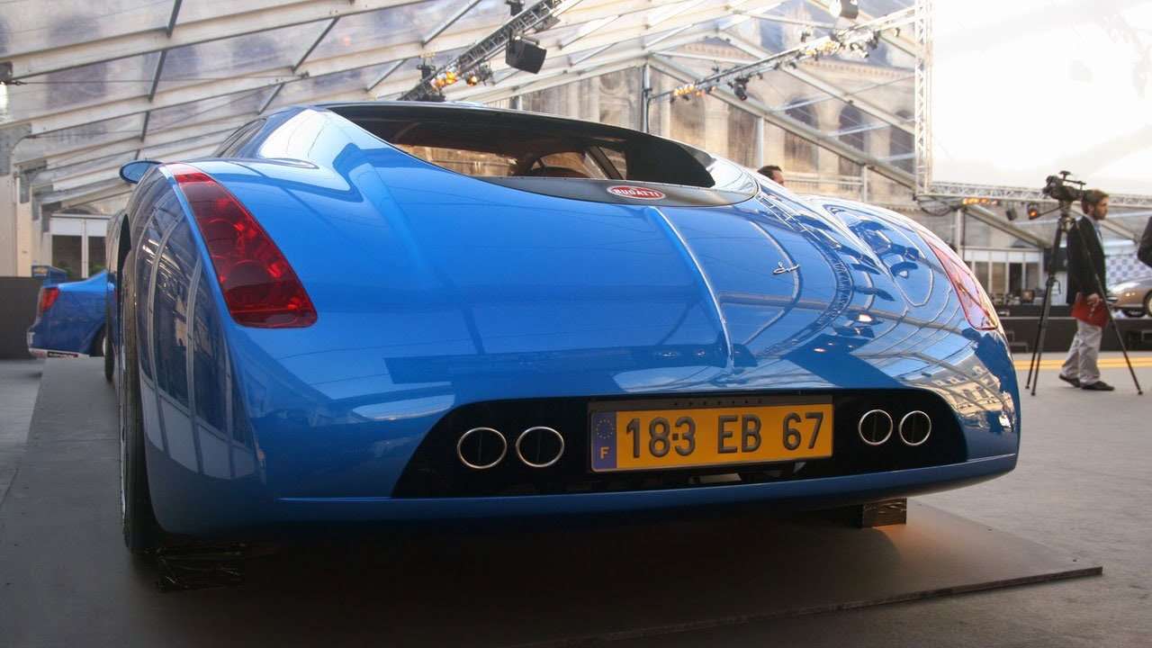 Bugatti EB 18/3 Chiron фото сзади