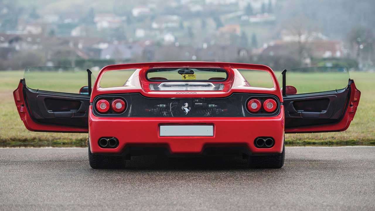 Задняя часть Ferrari Ф50