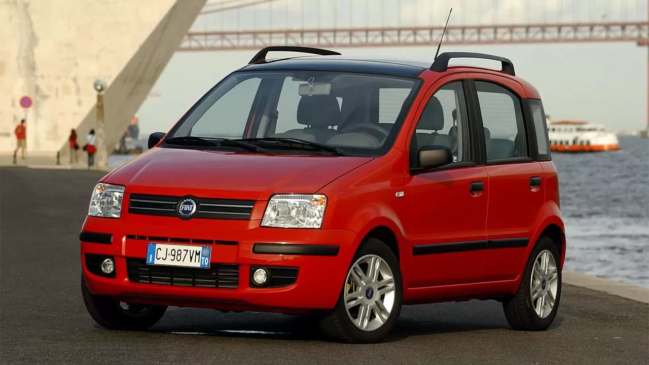 Фото красного Fiat Panda 2 (2003-2012)