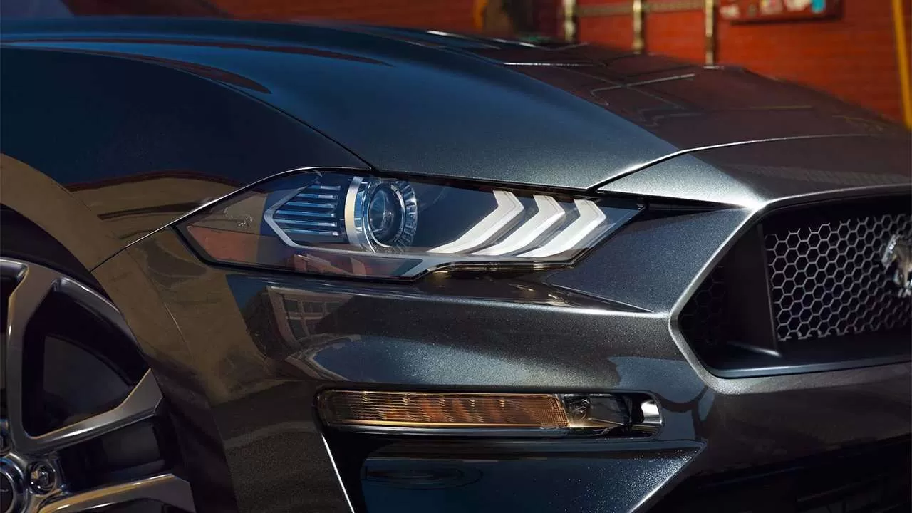 Головная оптика нового Ford Mustang