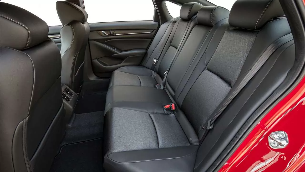 Задние сиденья Honda Accord X