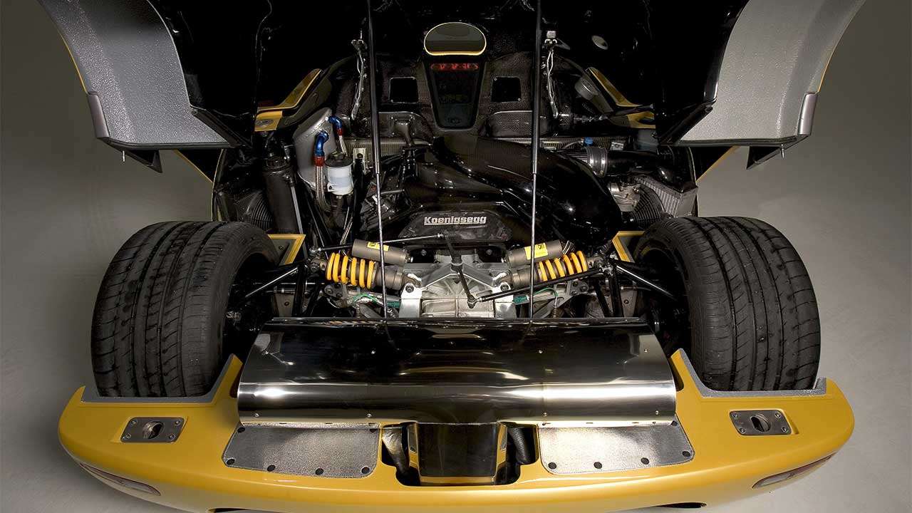 Koenigsegg CCR фото двигателя