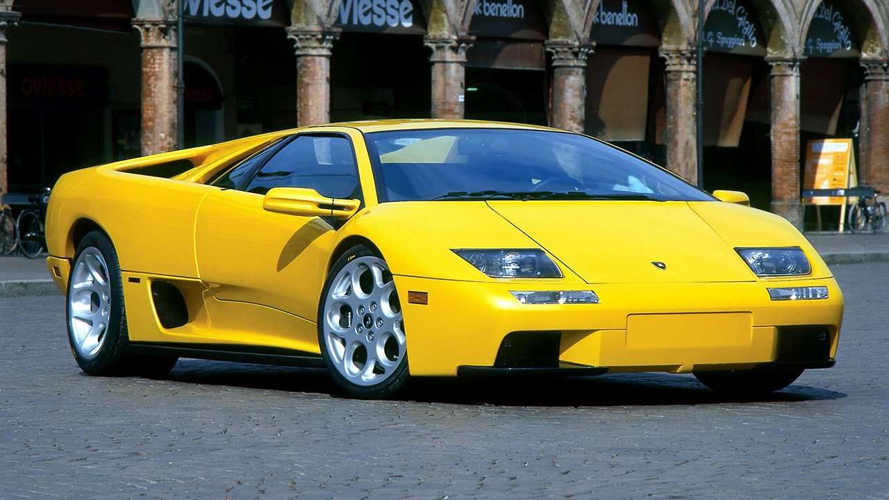 Lamborghini Diablo фото спереди