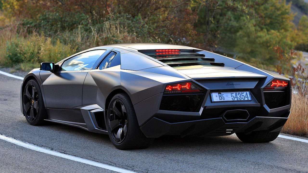 Lamborghini Reventon фото сзади
