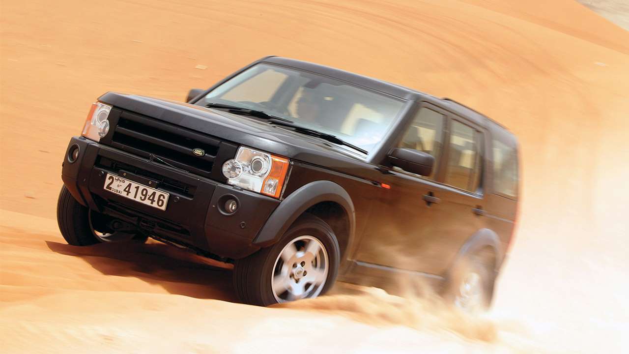 Land Rover Discovery 3 в песках
