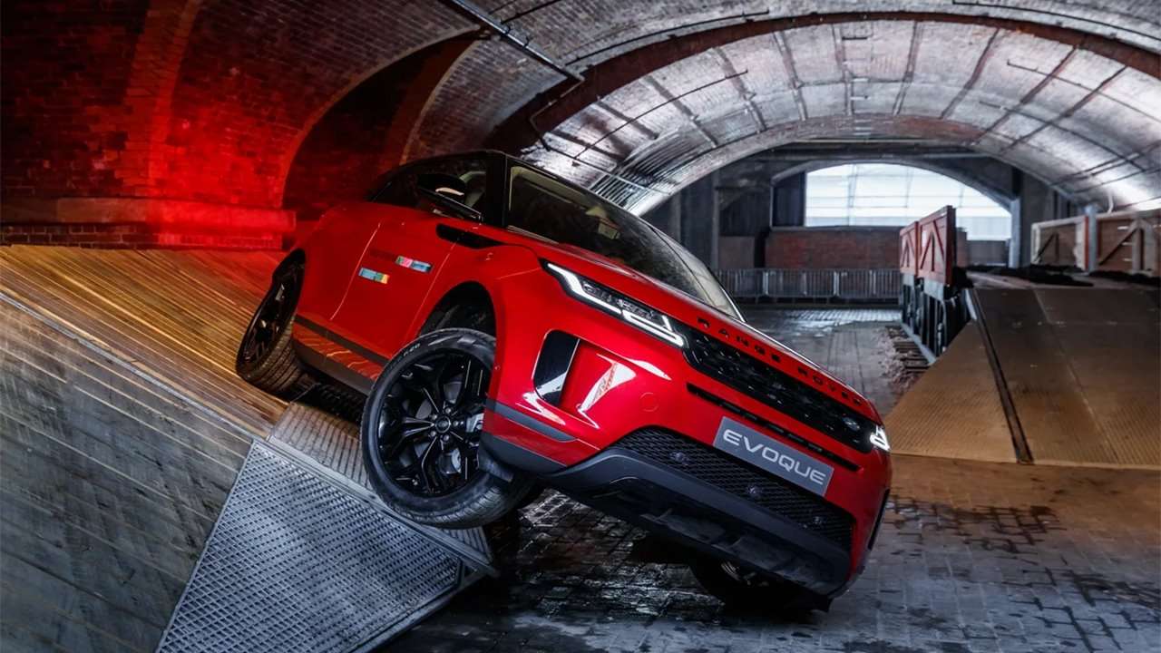 Range Rover Evoque 2021-2022 на диагонали