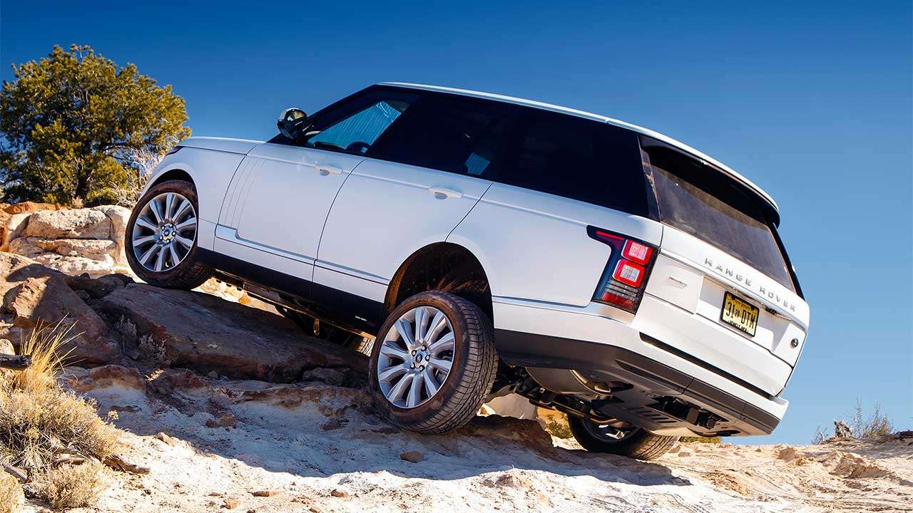 Range Rover 2021-2022 на бездорожье