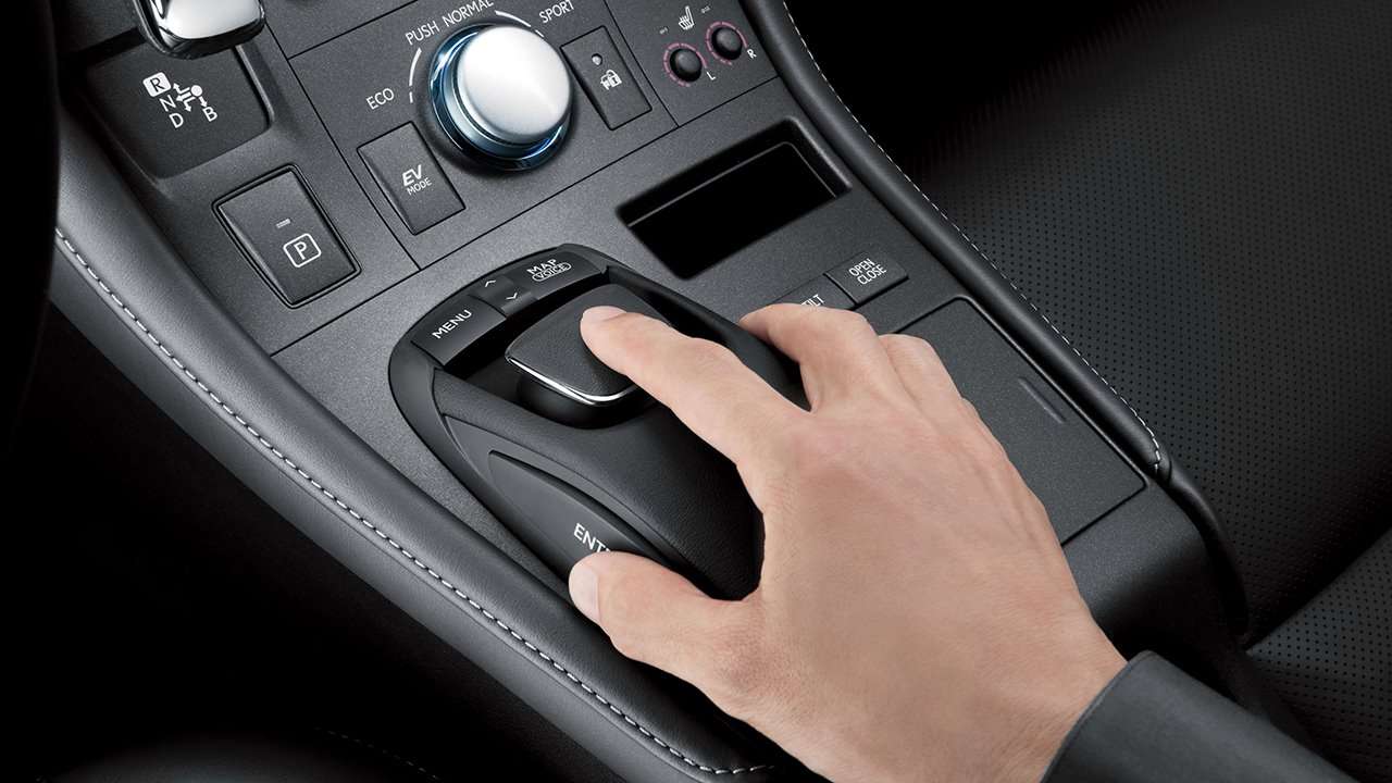 Lexus CT 200h (2015-2016) интерьер