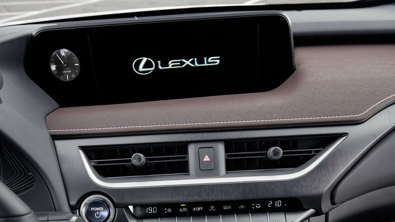 Фото Lexus UX