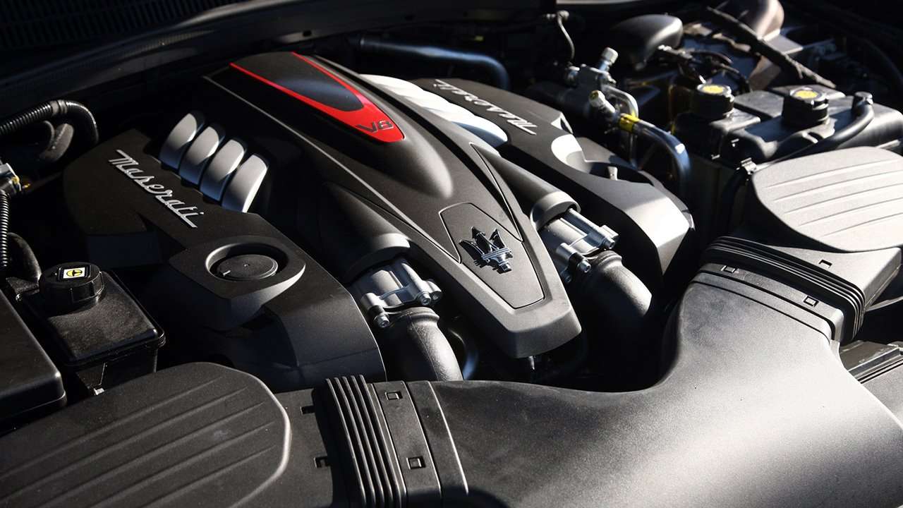 Maserati Levante 2020-2021 фото двигателя 