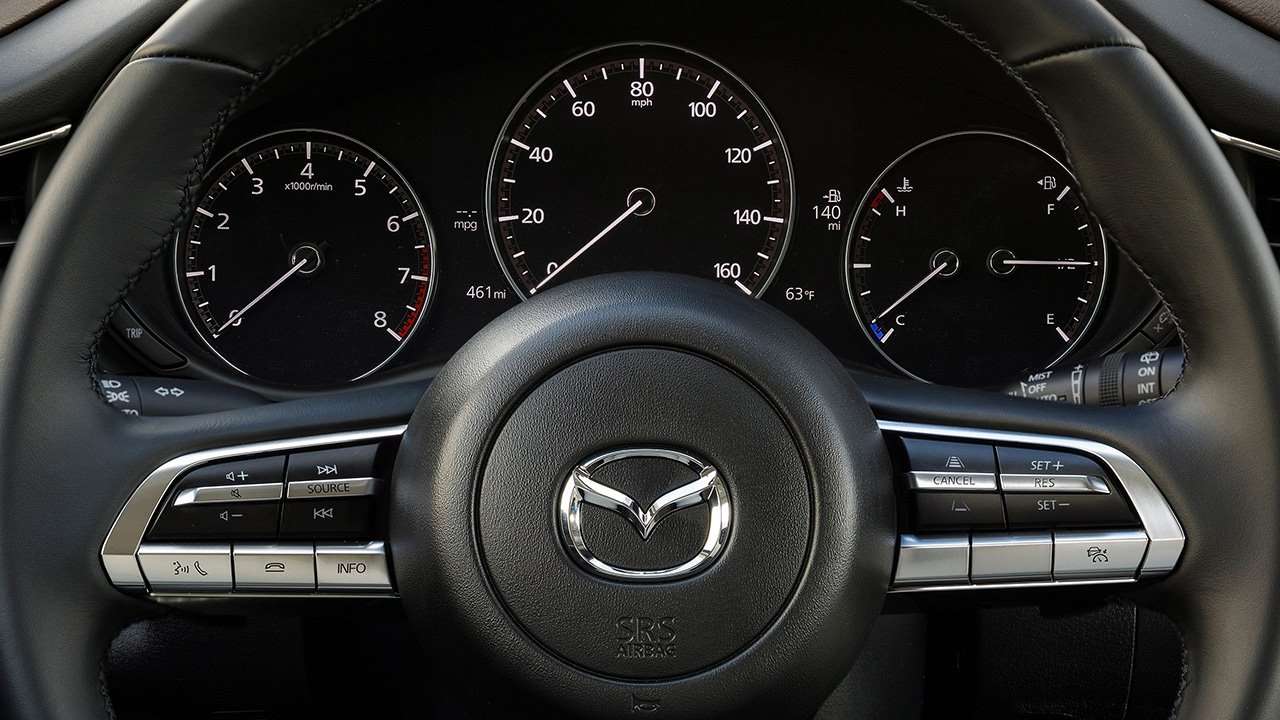 Фото Mazda CX-30