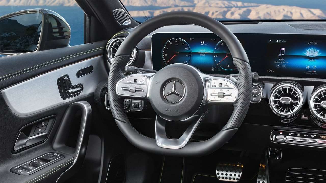 Фото руля нового Mercedes-Benz A-Class