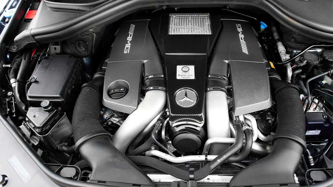 Фото двигателя Mercedes ML 63 AMG