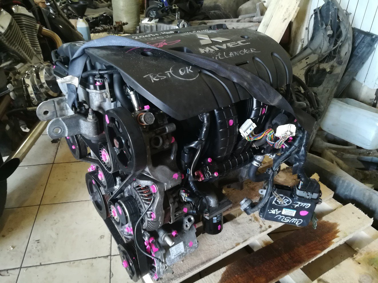 Двигатель мицубиси аутлендер хл. 4b12 Mitsubishi двигатель. Двигатель Мицубиси Аутлендер 2.4 4b12. 4b12 мотор Outlander. Митсубиси Аутлендер мотор 4в12.