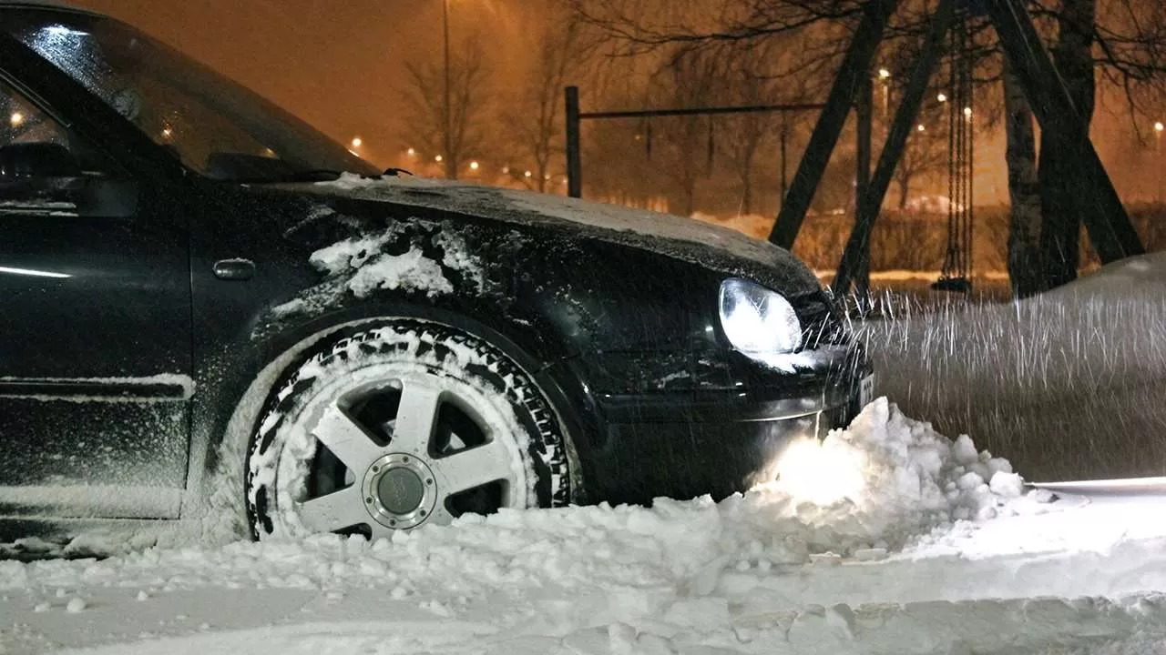 Volkswagen Golf в снегу
