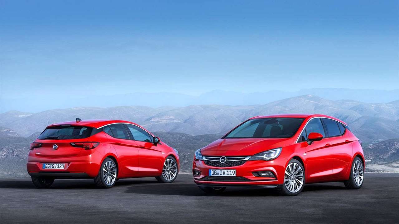 две модели Opel Astra K