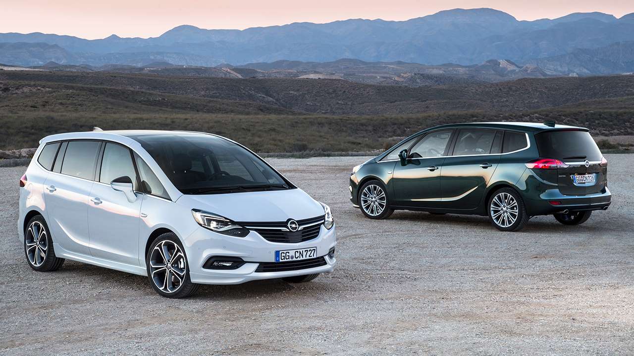 Два минивэна Opel Zafira C 2020-2021