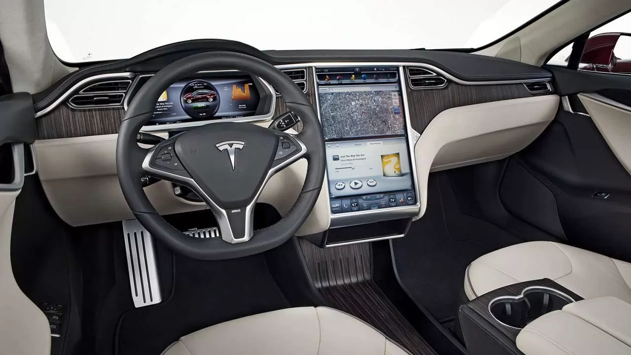 Tesla Model S 2020-2021 салон