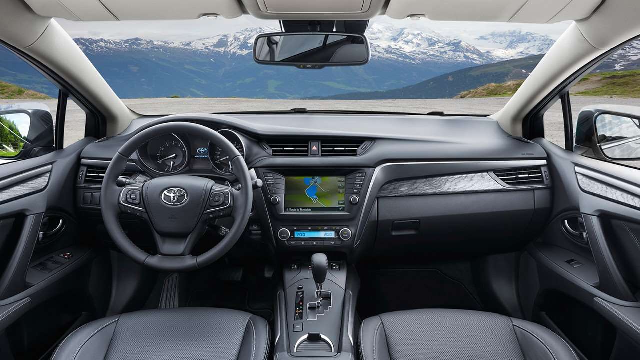 Toyota Avensis 2018-2019 (T27) салон