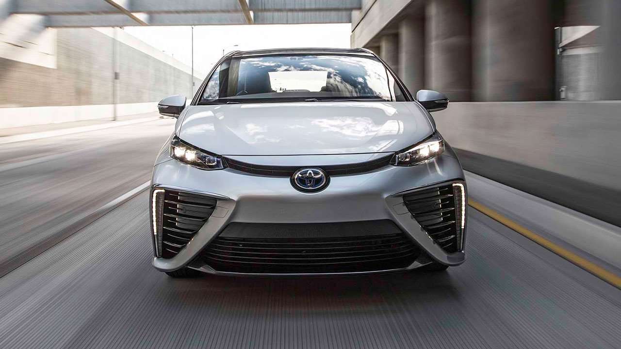 Водородная Toyota Mirai цена, технические характеристики, фото, видео тест-драйв