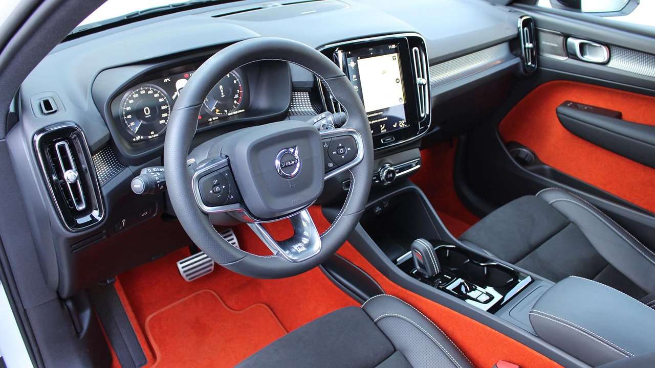 Салон Volvo XC40 2022-2023